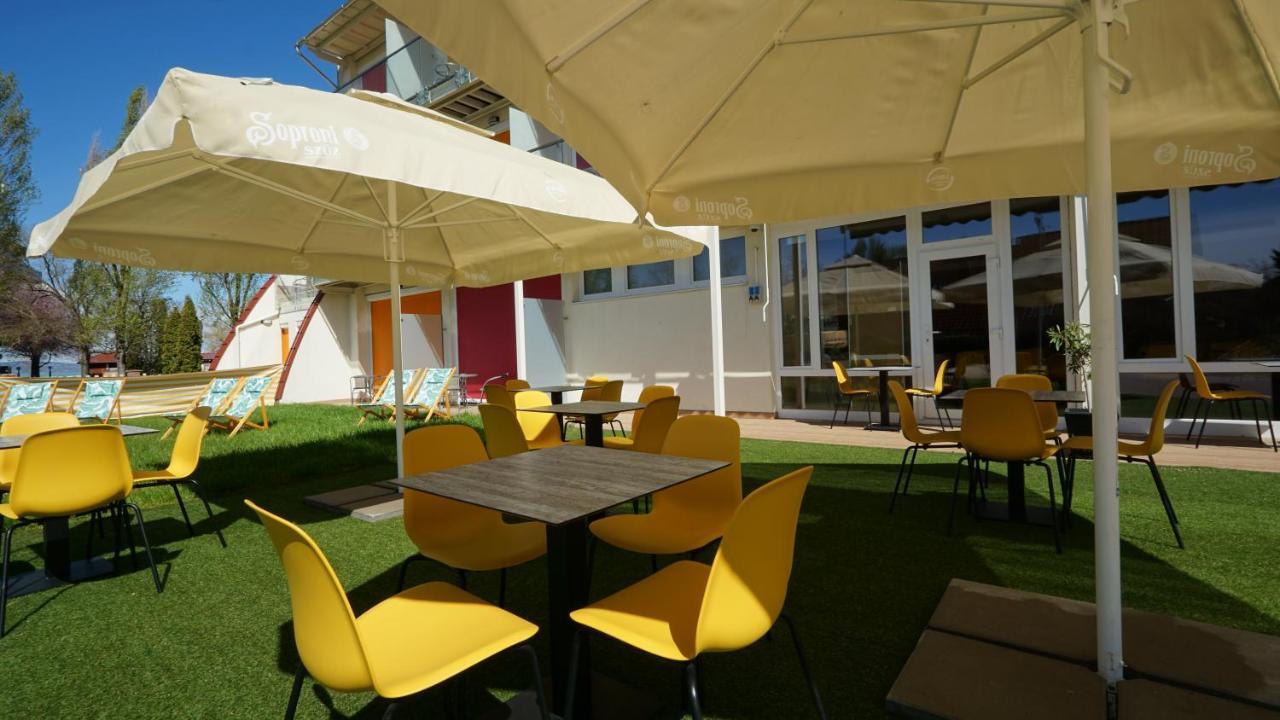 Colors Holiday Hotel Siófok Exterior foto