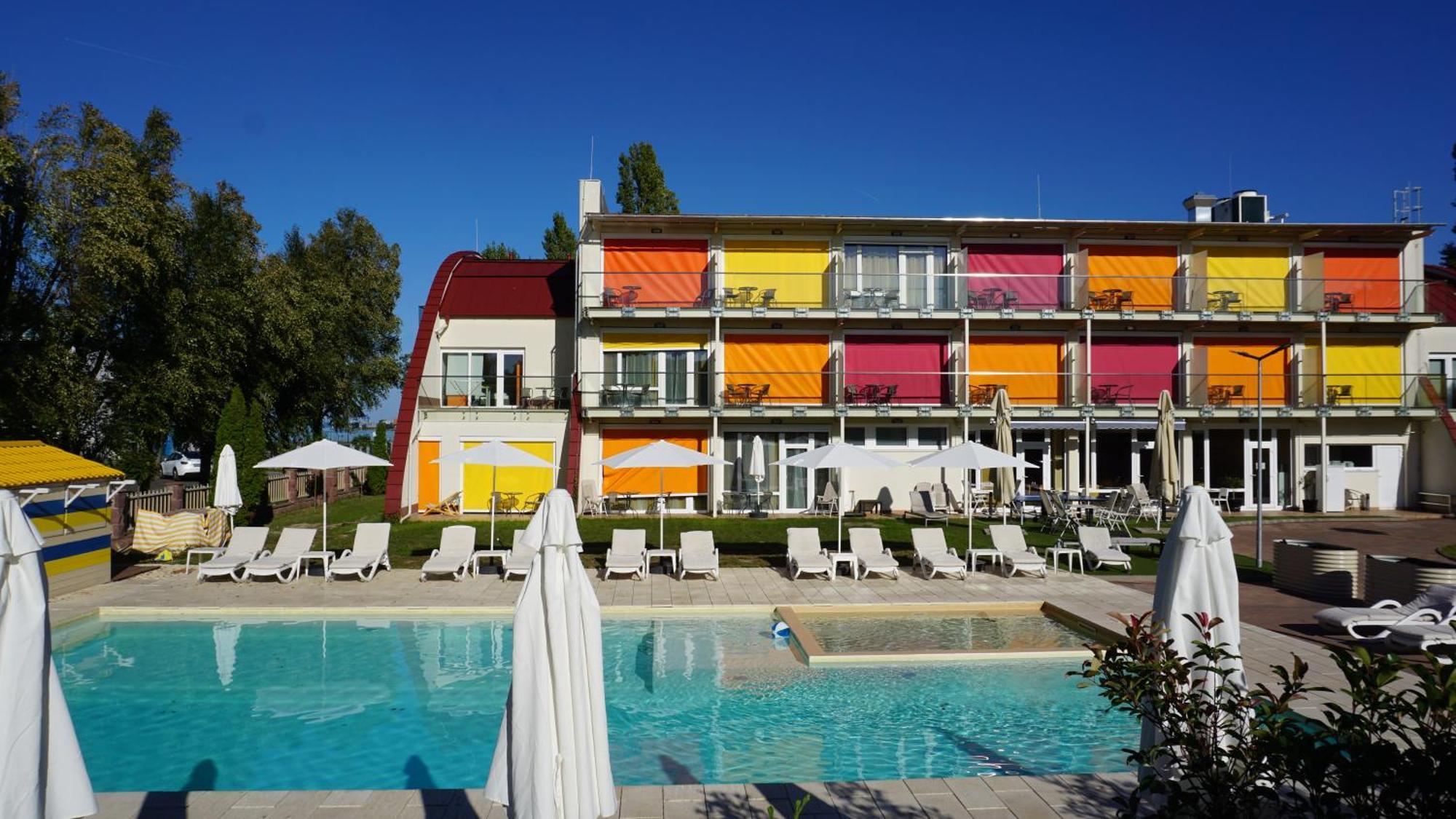 Colors Holiday Hotel Siófok Exterior foto